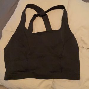 Lululemon crop/sports bra